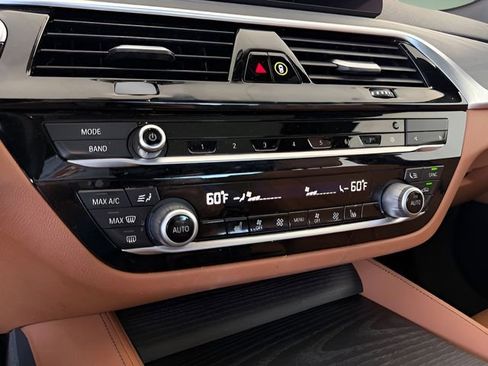 Used 2022 BMW 530i w/ M Sport Package image 26