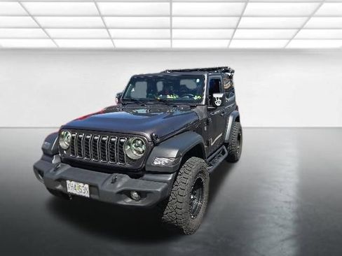 Used 2025 Jeep Wrangler Sport AWD/4WD image 3