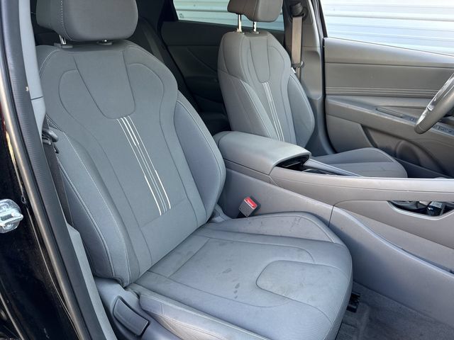 Used 2025 Hyundai Elantra SEL FWD image 26