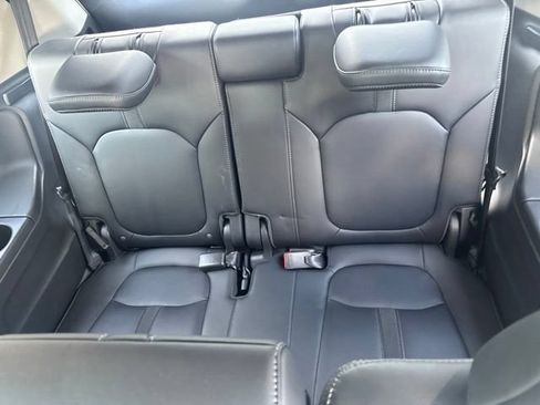 Used 2024 Honda Pilot Touring image 22