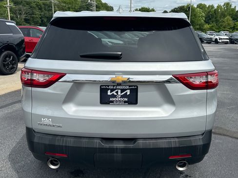 Used 2021 Chevrolet Traverse LS FWD image 4