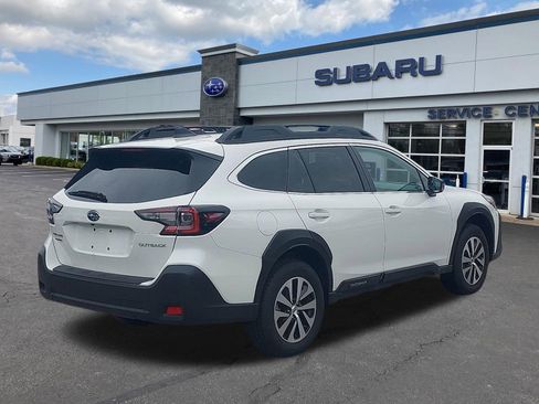 Used 2025 Subaru Outback Premium AWD/4WD image 7