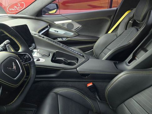 Used 2022 Chevrolet Corvette Stingray Premium Conv w/ Z51 Performance Package image 5