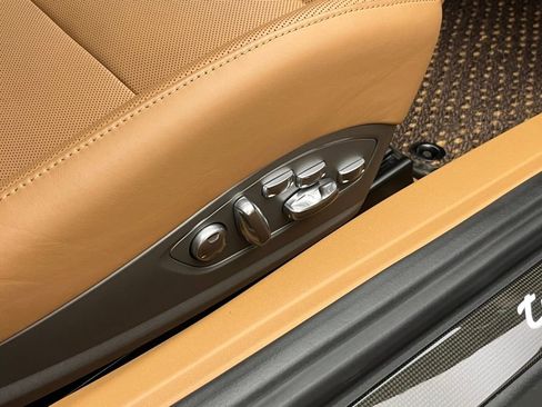 Used 2015 Porsche 911 Turbo S image 37