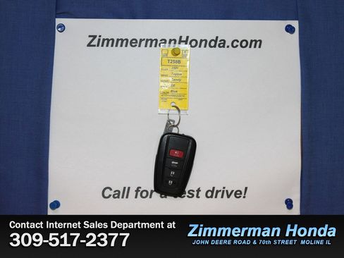 Used 2021 Toyota Camry SE w/ Convenience Package image 26