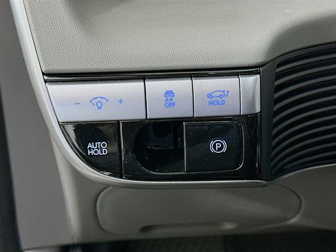 Used 2024 Hyundai Ioniq 5 SEL image 16