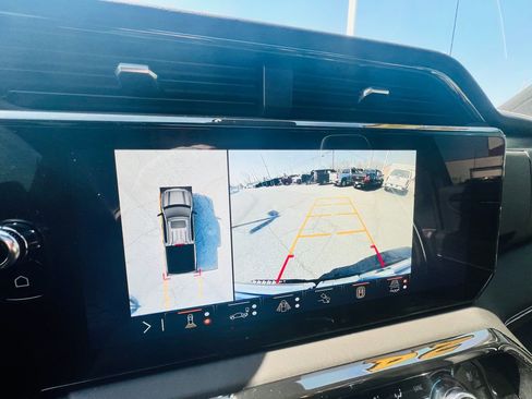 Used 2024 GMC Sierra 1500 AT4X image 39