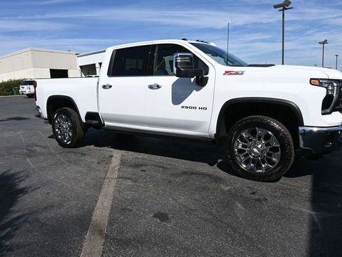 New 2026 Chevrolet Silverado 2500 LTZ w/ LTZ Premium Package image 9