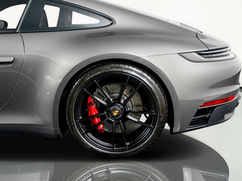 Used 2024 Porsche 911 Carrera GTS w/ Premium Package image 16
