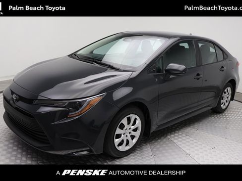 Certified 2025 Toyota Corolla LE image 1