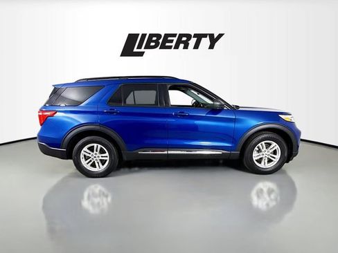 Certified 2022 Ford Explorer XLT w/ Equipment Group 202A image 8