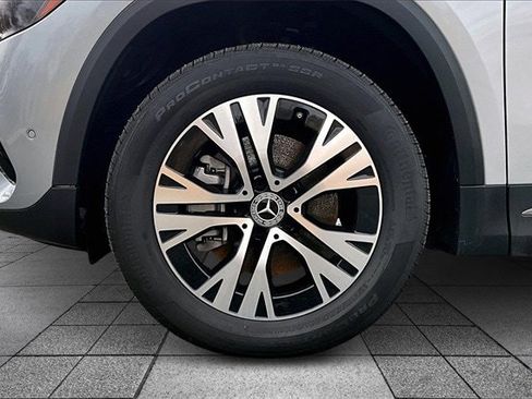 Certified 2025 Mercedes-Benz GLA 250 4MATIC image 37