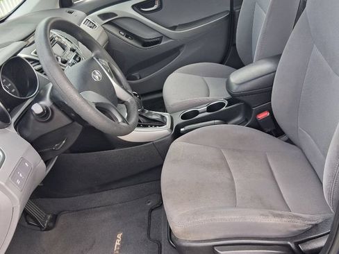Used 2016 Hyundai Elantra SE FWD image 12