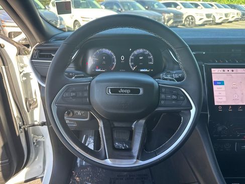 Used 2024 Jeep Grand Cherokee L Limited w/ Black Appearance Package AWD/4WD image 25