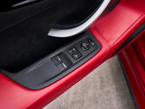 Used 2021 Acura NSX image 32