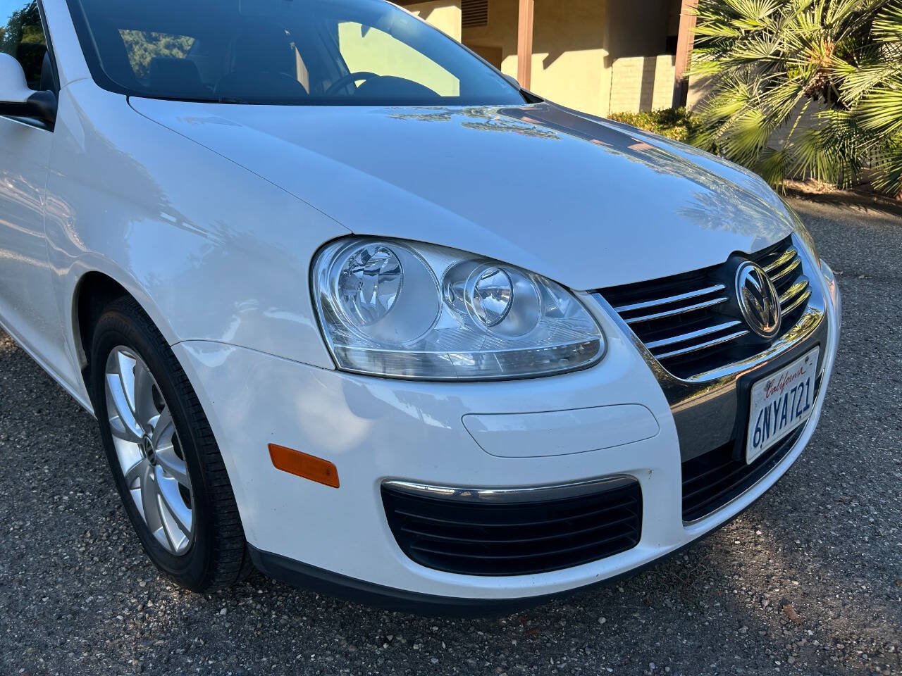 Used 2010 Volkswagen Jetta Limited Edition FWD image 11