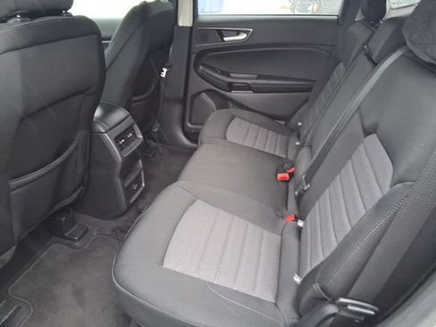 Used 2021 Ford Edge SE FWD image 7