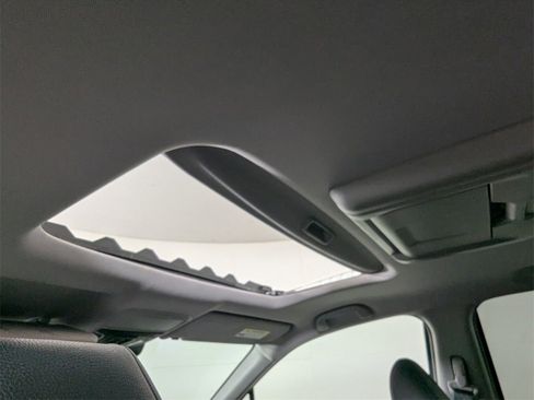 Used 2018 Honda Pilot Elite image 25