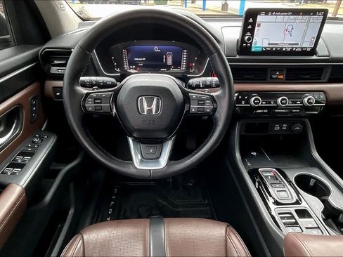 Used 2023 Honda Pilot Elite image 6