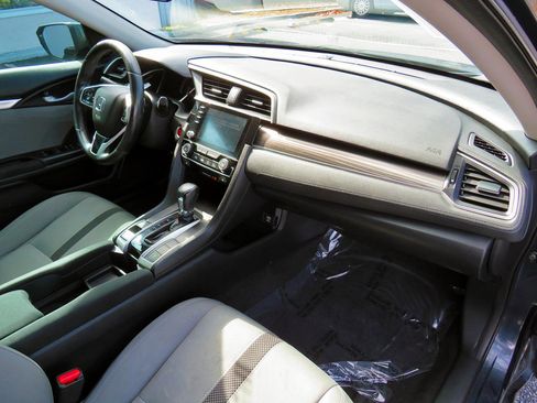 Used 2019 Honda Civic EX image 16