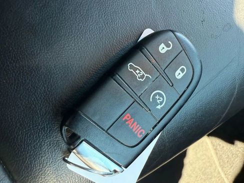 Used 2020 Jeep Grand Cherokee Limited image 48