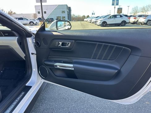 Used 2017 Ford Mustang Premium image 13