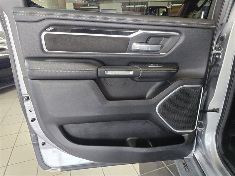 Used 2020 RAM 1500 Laramie w/ Sport Appearance Package AWD/4WD image 10