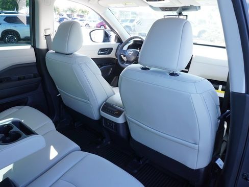 New 2026 Nissan Pathfinder SL FWD image 11