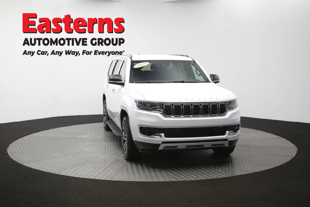 Used 2024 Jeep Wagoneer Series II w/ Flexible Seating Group RWD image 57
