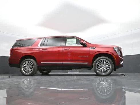 New 2025 GMC Yukon XL Elevation image 76