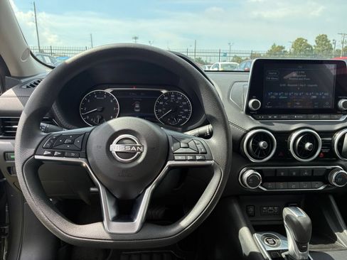 Used 2025 Nissan Sentra SV FWD image 22