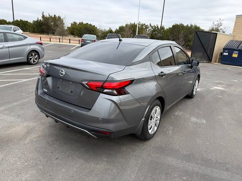 Used 2020 Nissan Versa S image 4