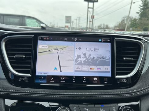 New 2026 Chrysler Pacifica Limited w/ S Appearance Package image 40