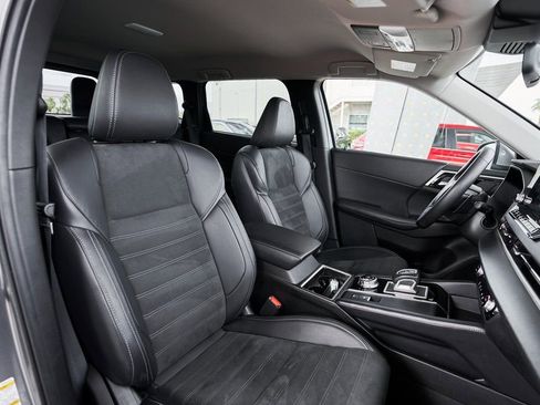 Used 2024 Mitsubishi Outlander SE image 27