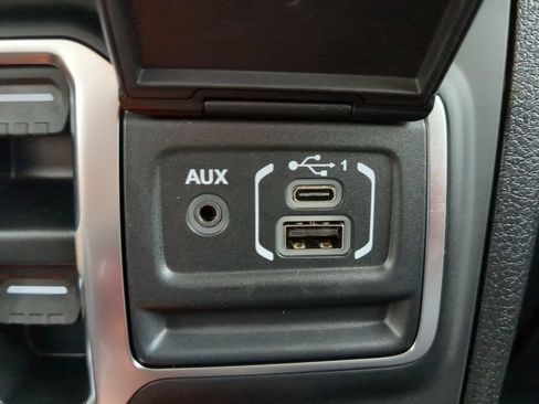 New 2025 Jeep Wrangler Unlimited Rubicon w/ Steel Bumper Group image 9