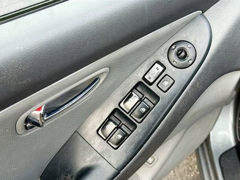 Used 2010 Hyundai Elantra GLS image 17