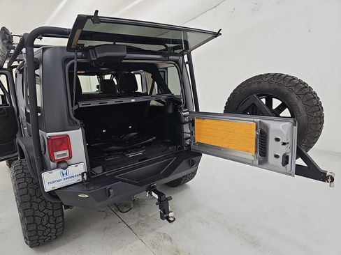 Used 2016 Jeep Wrangler Unlimited Sport w/ Quick Order Package 24S AWD/4WD image 16