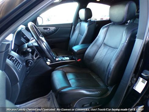 Used 2017 INFINITI QX70 AWD w/ Premium Package image 17