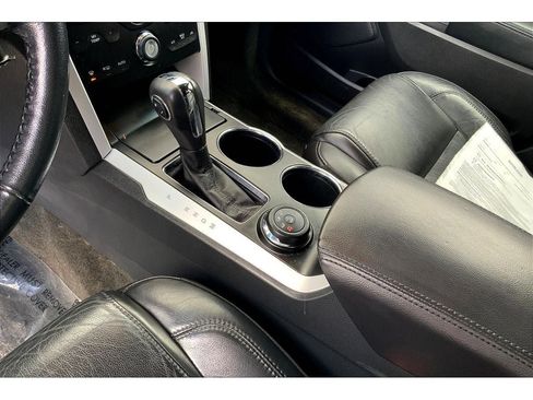 Used 2013 Ford Explorer XLT image 18