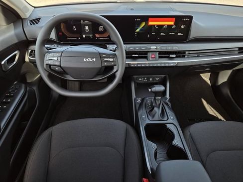 New 2026 Kia K4 FWD image 8
