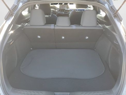 Used 2022 Toyota C-HR XLE FWD image 9