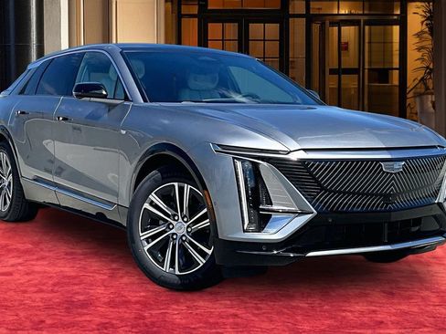 New 2026 Cadillac Lyriq Premium Luxury w/ LPO, Floor Liner Package AWD/4WD image 2