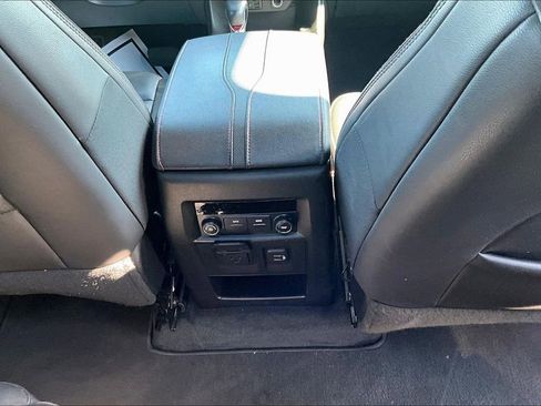 Used 2023 Chevrolet Traverse RS AWD/4WD image 10