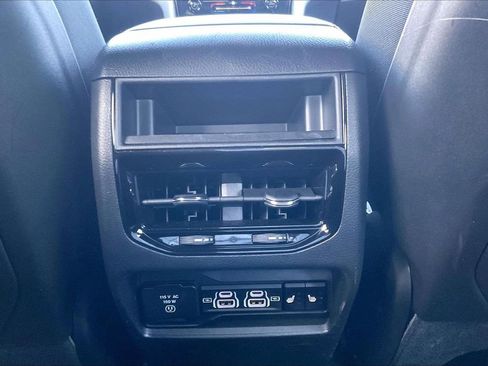 Certified 2025 Jeep Grand Cherokee Limited w/ Black Appearance Package image 17