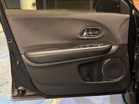 Used 2019 Honda HR-V EX image 13