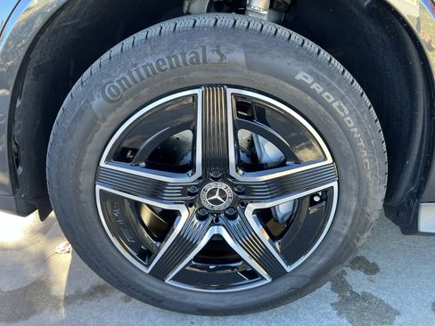 Used 2025 Mercedes-Benz GLC 350e 4MATIC image 13