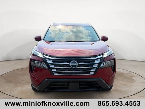 Used 2025 Nissan Rogue SV w/ SV Premium Package AWD/4WD image 8