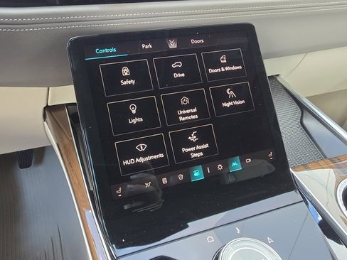 New 2026 Cadillac Escalade ESV Platinum Sport w/ LPO, ONYX Package image 32