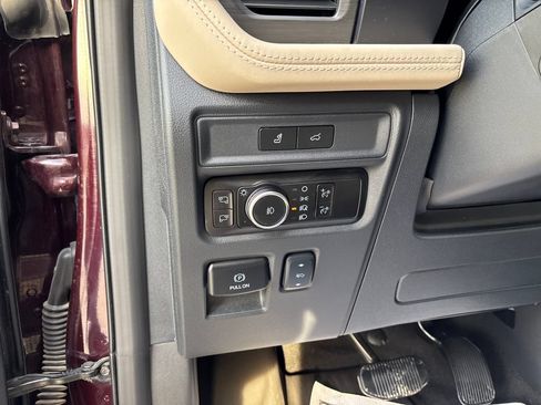 Used 2024 Ford Expedition Max Platinum AWD/4WD image 17
