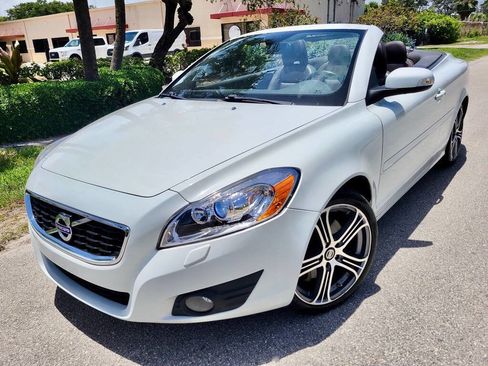 Used 2012 Volvo C70 T5 image 3